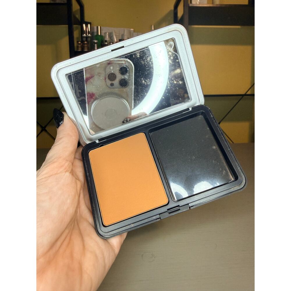 MAKE UP FOR EVER Matte Velvet Skin Blurring Powder Foundation (Y505 Cognac), NEW